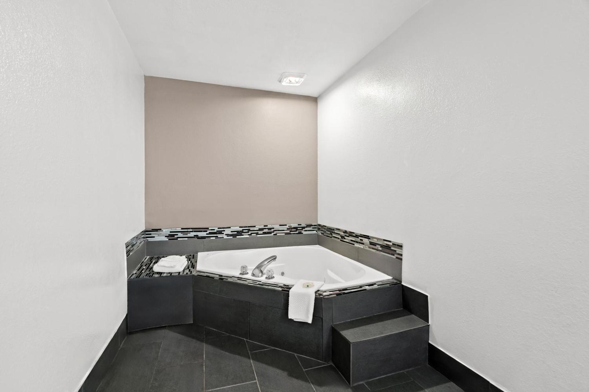Quality Inn & Suites Билокси Екстериор снимка